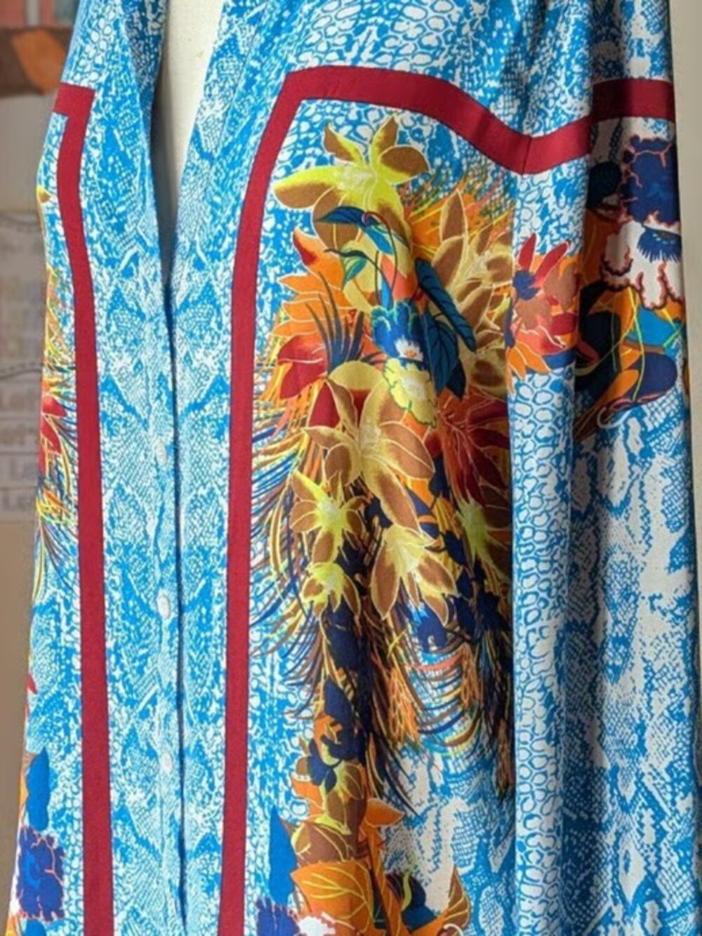 Y2K BCBG Light Blue Mandarin Neckline Snake/Tropical Print Tunic - Size Medium